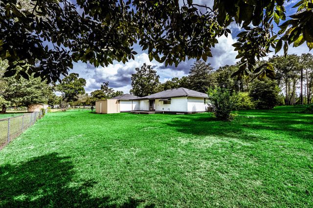1325 County Road 347 N, Cleveland, TX 77327