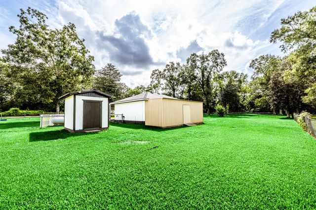 1325 County Road 347 N, Cleveland, TX 77327