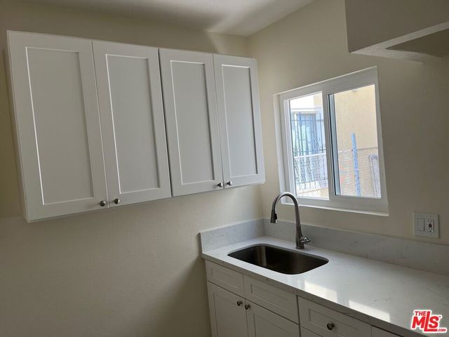 836 S CATALINA Street, Los Angeles, CA 90005