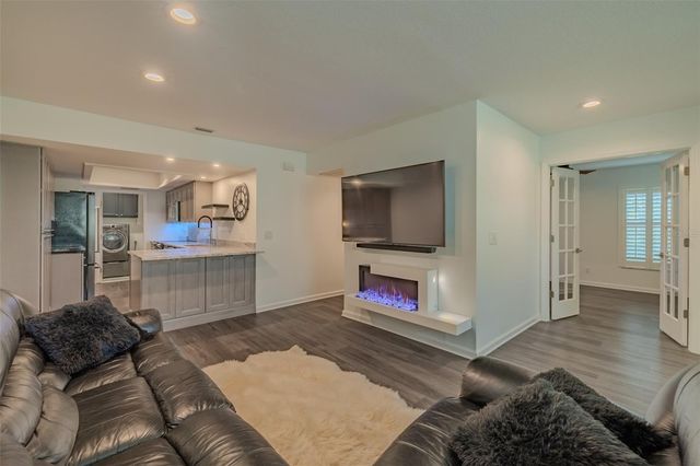 911 GOLFVIEW WOODS DRIVE, Sun City Center, FL 33573