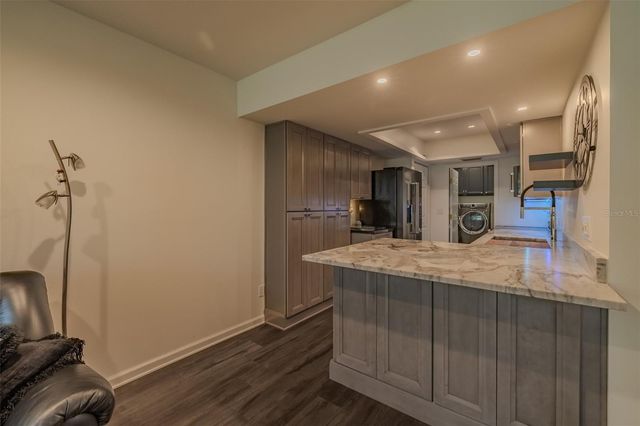 911 GOLFVIEW WOODS DRIVE, Sun City Center, FL 33573