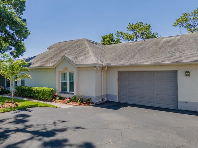 911 GOLFVIEW WOODS DRIVE, Sun City Center, FL 33573
