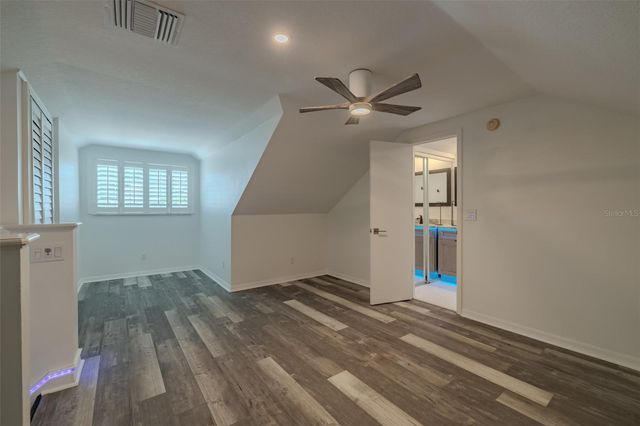 911 GOLFVIEW WOODS DRIVE, Sun City Center, FL 33573