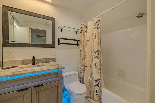 911 GOLFVIEW WOODS DRIVE, Sun City Center, FL 33573