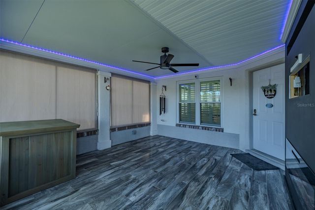 911 GOLFVIEW WOODS DRIVE, Sun City Center, FL 33573