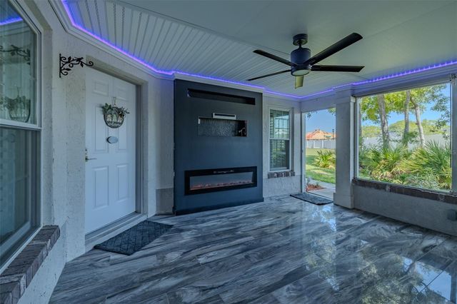 911 GOLFVIEW WOODS DRIVE, Sun City Center, FL 33573