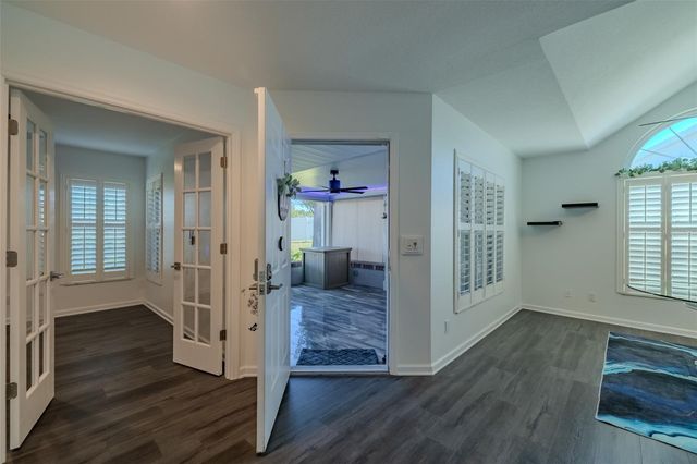 911 GOLFVIEW WOODS DRIVE, Sun City Center, FL 33573