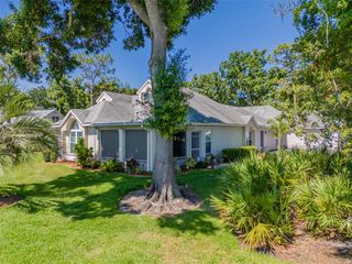 911 GOLFVIEW WOODS DRIVE, Sun City Center, FL 33573
