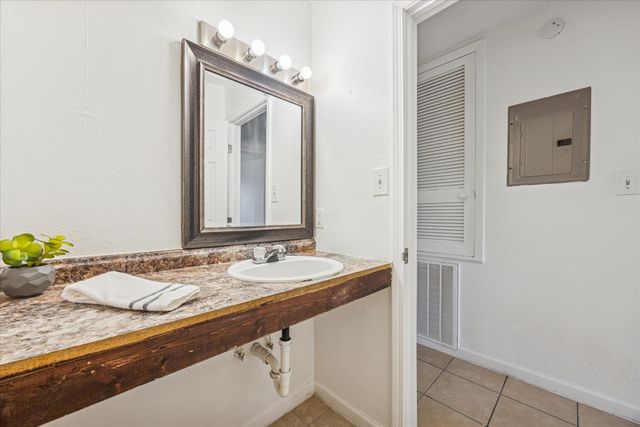 8212 Sam Rayburn DR 2, Austin, TX 78753