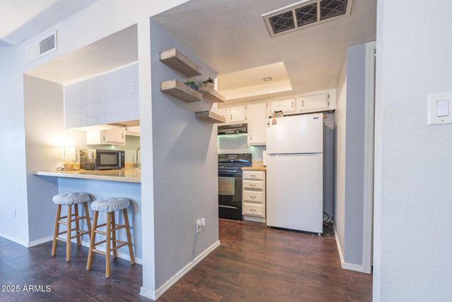 1342 W EMERALD Avenue 236, Mesa, AZ 85202