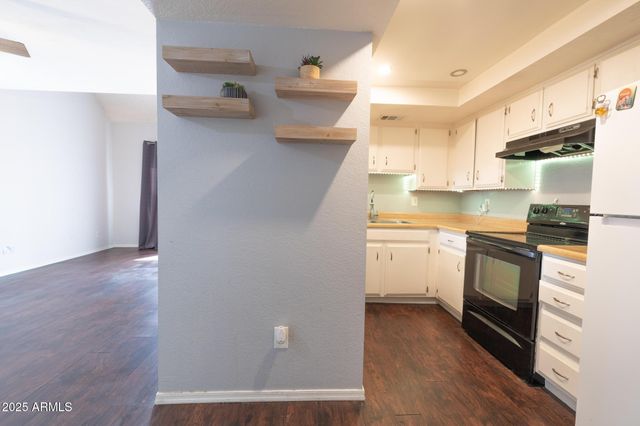 1342 W EMERALD Avenue 236, Mesa, AZ 85202