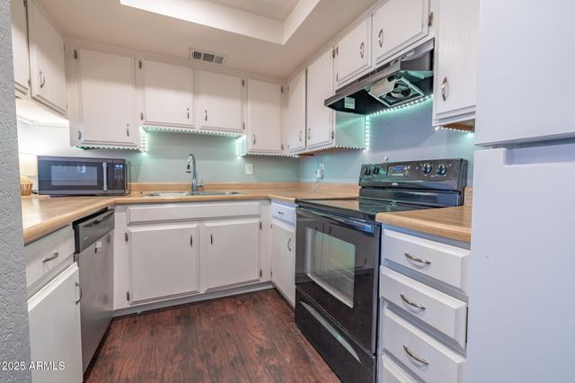 1342 W EMERALD Avenue 236, Mesa, AZ 85202