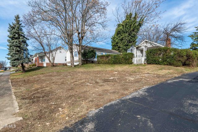 1025 Maple Street, Kingsport, TN 37660