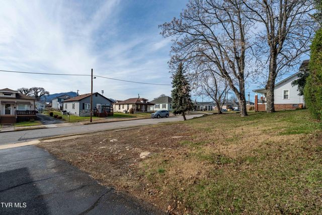 1025 Maple Street, Kingsport, TN 37660