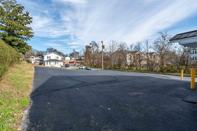 1025 Maple Street, Kingsport, TN 37660