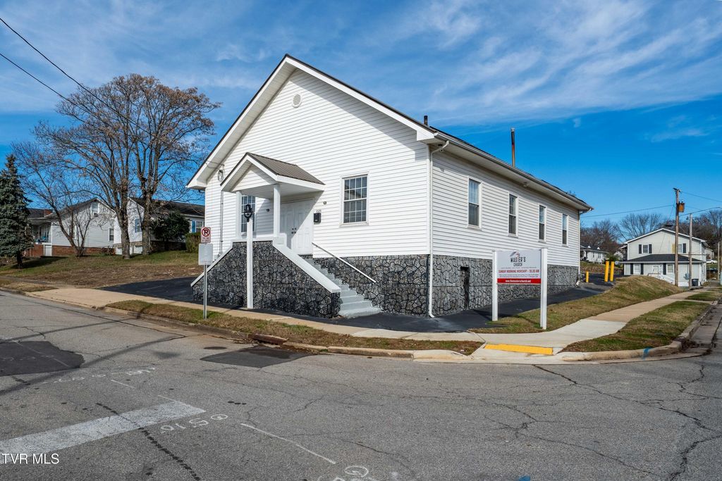 1025 Maple Street, Kingsport, TN 37660