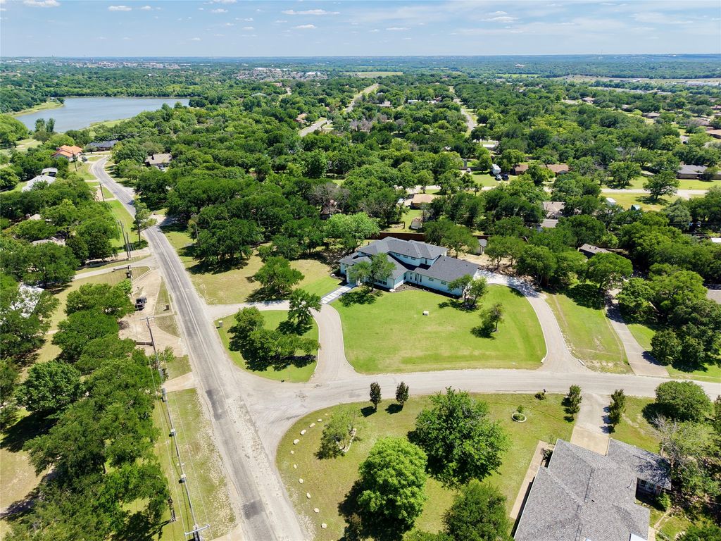 428 squaw creek Road, Willow Park, TX 76087