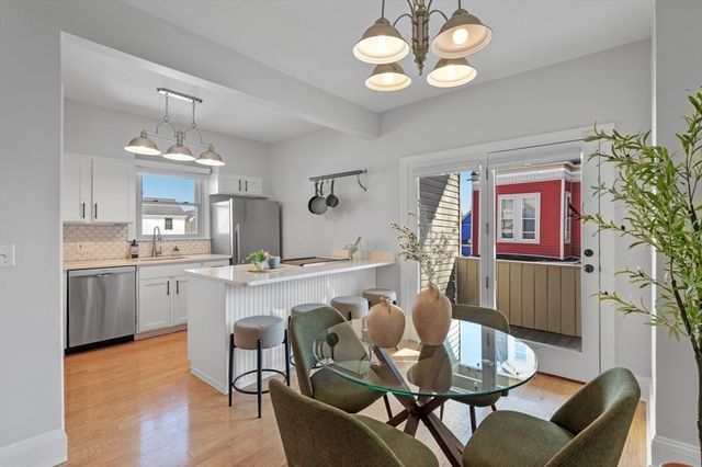 14 Holton St 4, Medford, MA 02155