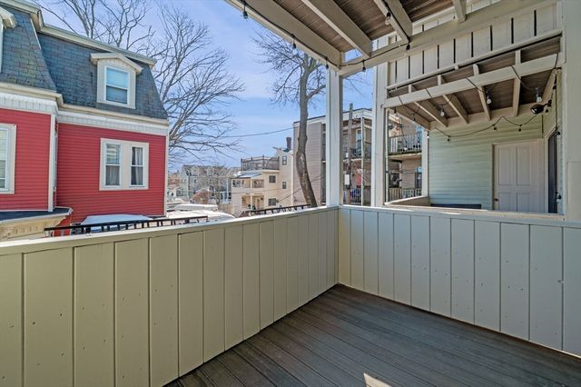 14 Holton St 4, Medford, MA 02155