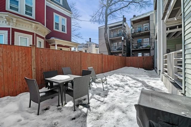 14 Holton St 4, Medford, MA 02155