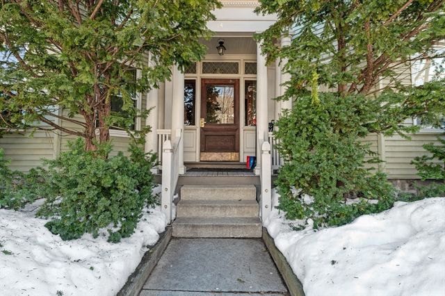 14 Holton St 4, Medford, MA 02155