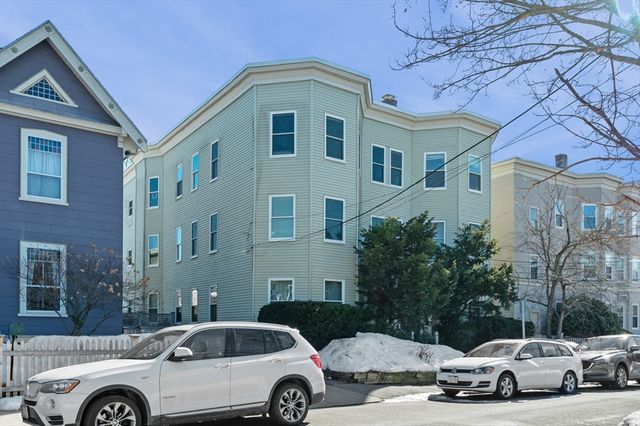 14 Holton St 4, Medford, MA 02155