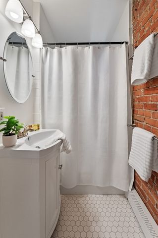 14 Holton St 4, Medford, MA 02155