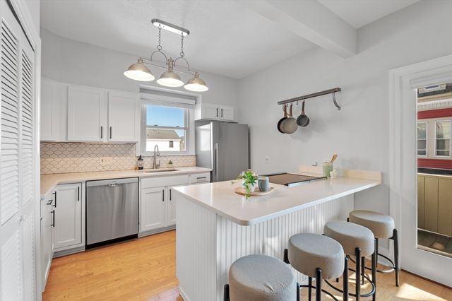 14 Holton St 4, Medford, MA 02155