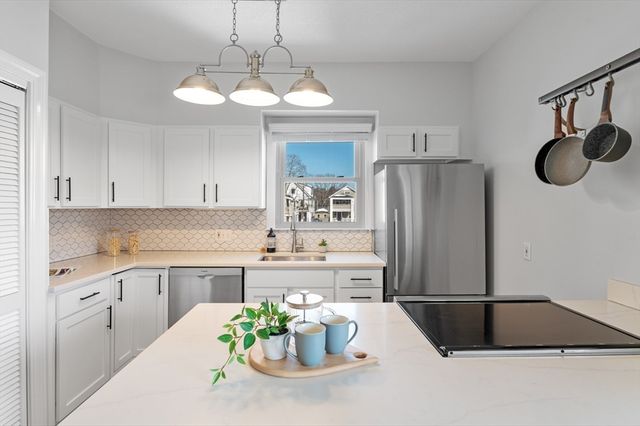 14 Holton St 4, Medford, MA 02155