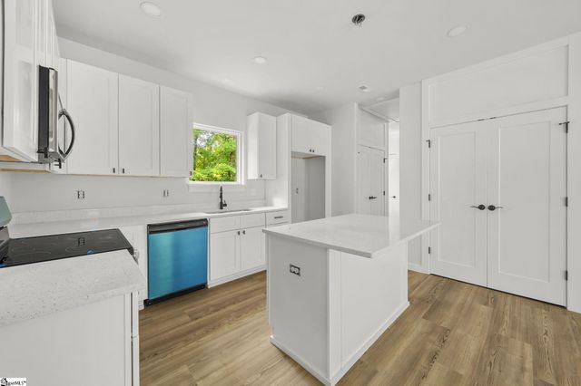 502 Wren Drive, Westminster, SC 29693
