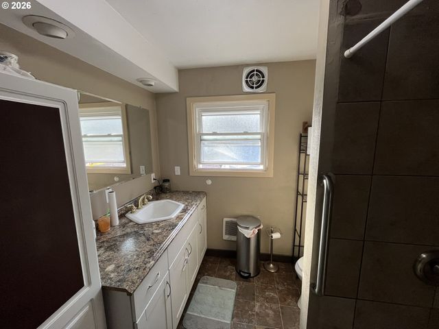 1022 Horn Ln, Eugene, OR 97404