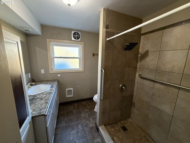 1022 Horn Ln, Eugene, OR 97404