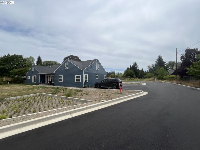 1022 Horn Ln, Eugene, OR 97404