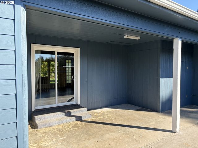 1022 Horn Ln, Eugene, OR 97404
