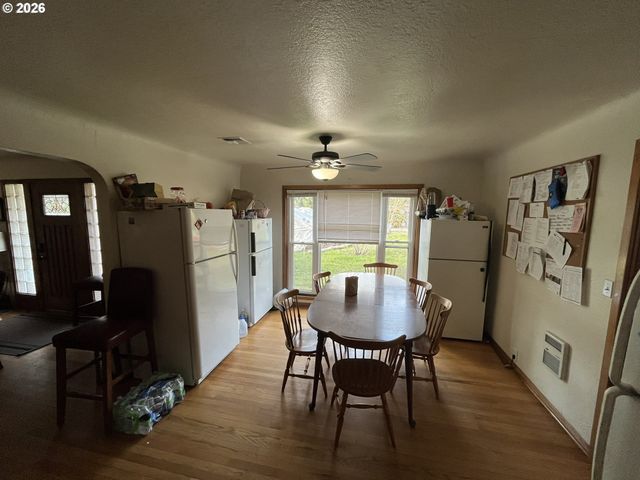 1022 Horn Ln, Eugene, OR 97404