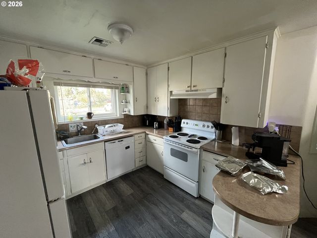 1022 Horn Ln, Eugene, OR 97404