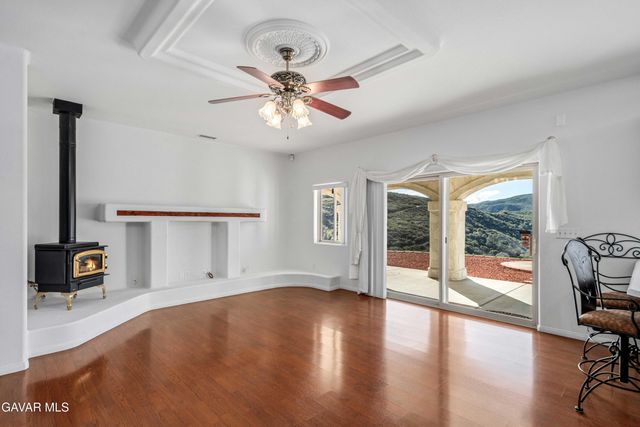 43738 Mountain View Road, Lake Hughes, CA 93532