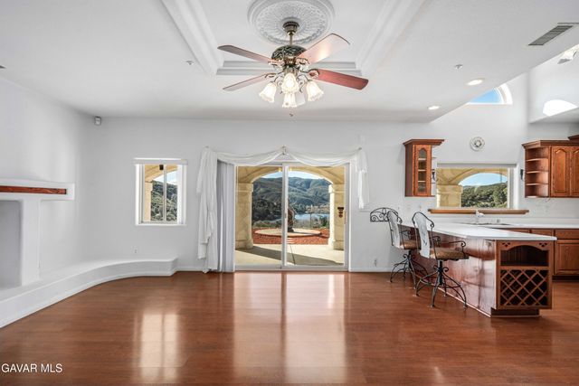 43738 Mountain View Road, Lake Hughes, CA 93532
