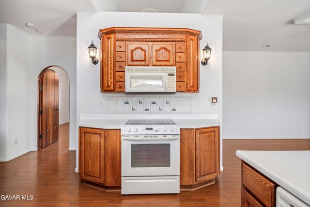 43738 Mountain View Road, Lake Hughes, CA 93532