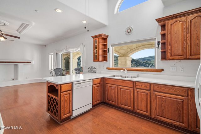 43738 Mountain View Road, Lake Hughes, CA 93532