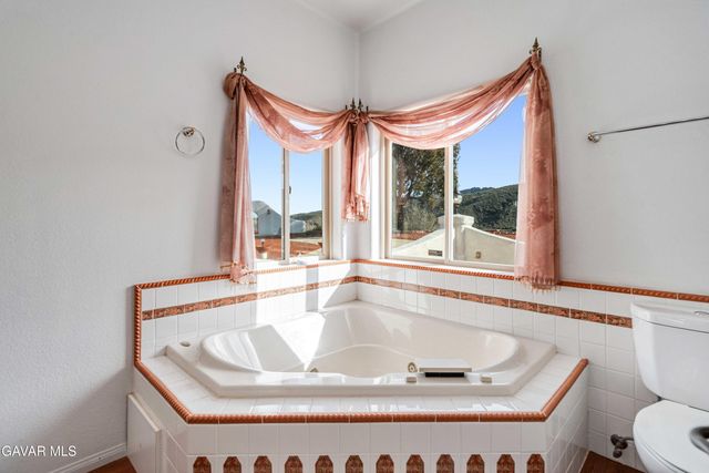 43738 Mountain View Road, Lake Hughes, CA 93532