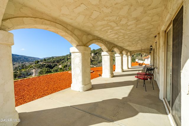 43738 Mountain View Road, Lake Hughes, CA 93532