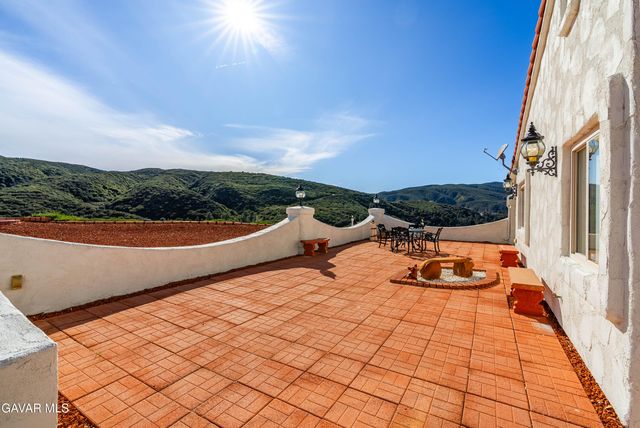 43738 Mountain View Road, Lake Hughes, CA 93532