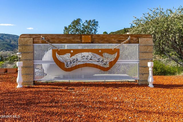 43738 Mountain View Road, Lake Hughes, CA 93532