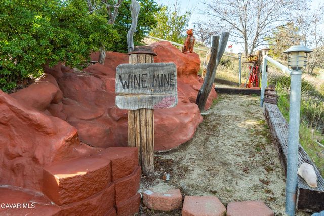 43738 Mountain View Road, Lake Hughes, CA 93532
