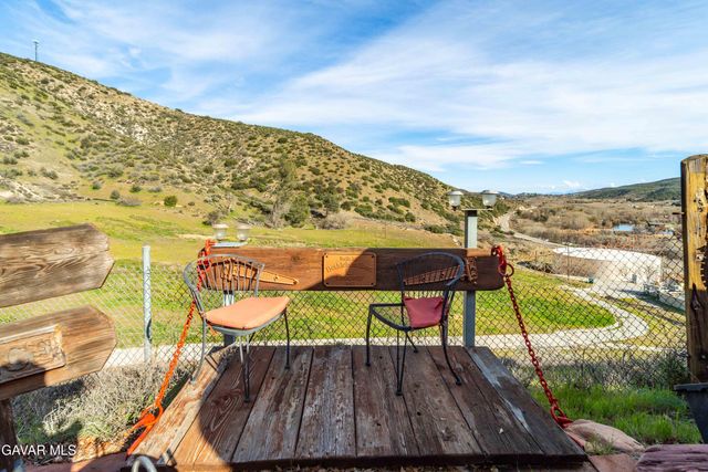 43738 Mountain View Road, Lake Hughes, CA 93532