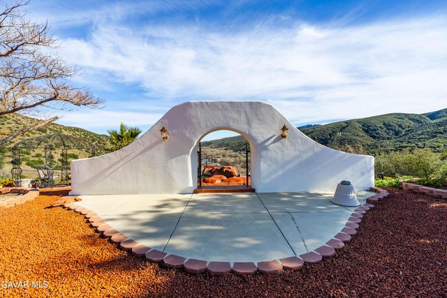 43738 Mountain View Road, Lake Hughes, CA 93532