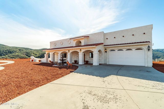 43738 Mountain View Road, Lake Hughes, CA 93532