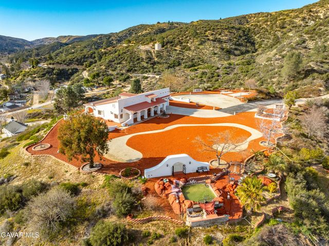 43738 Mountain View Road, Lake Hughes, CA 93532
