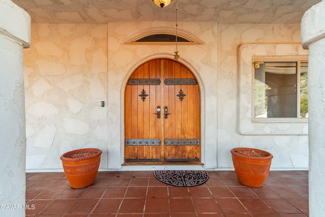 43738 Mountain View Road, Lake Hughes, CA 93532